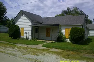 28 Market St, Bloomingburg, OH 43106 - Photo 1