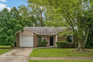 5761 Ricardo Dr, Galloway, OH 43119 - Photo 1