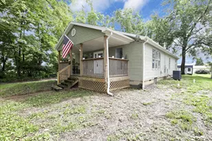 94 Main St, Bloomingburg, OH 43106 - Photo 1