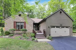 292 Citation Dr SW, Pataskala, OH 43062 - Photo 1