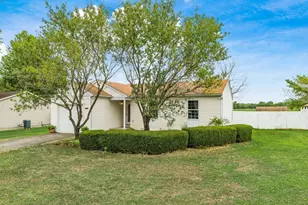 132 N Creekview Ct, Baltimore, OH 43105 - Photo 1