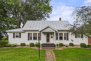 95 S Mulberry St, Fredericktown, OH 43019 - Photo 1