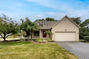 695 Hennigans Grove Rd, Grove City, OH 43123 - Photo 1