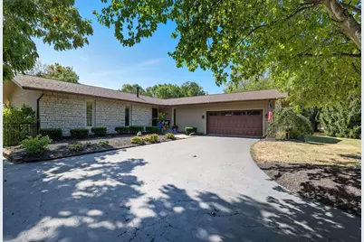 941 Clubview Boulevard S, Columbus, OH 43235 - Photo 1