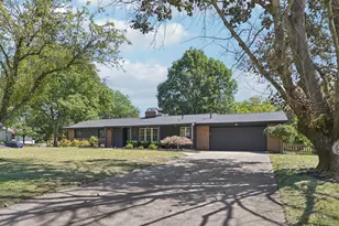 3918 Hillview Dr, Columbus, OH 43220 - Photo 1