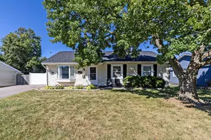 427 Amesbury Dr, Columbus, OH 43230 - Photo 1