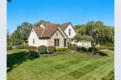 6118 Heritage Lakes Drive, Hilliard, OH 43026 - Photo 1