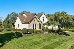 6118 Heritage Lakes Dr, Hilliard, OH 43026 - Photo 1