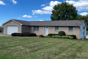 1560 Coachlite Cir, Nashport, OH 43830 - Photo 1