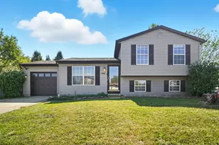 647 Pine Trace Ct, Columbus, OH 43228 - Photo 1