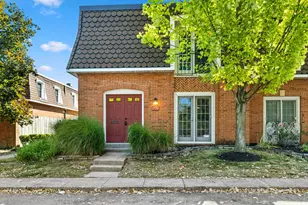 2790 Chateau Cir S, Columbus, OH 43221 - Photo 1