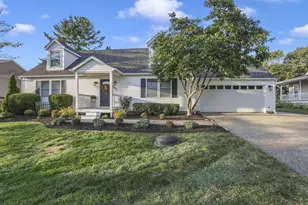 541 Lakeshore Dr E, Hebron, OH 43025 - Photo 1