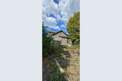 325 Holmes Place, Marion, OH 43302 - Photo 1