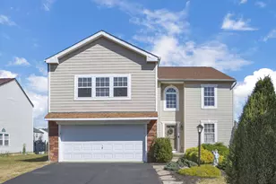 392 Evergreen Cir, Pickerington, OH 43147 - Photo 1