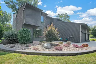 2545 W Choctaw Dr, London, OH 43140 - Photo 1