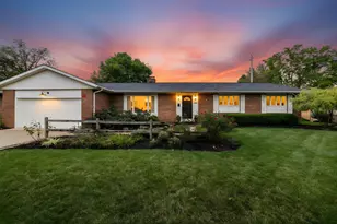 1560 Pemberton Dr, Columbus, OH 43221 - Photo 1