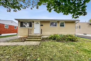 743 Holly Hill Dr, Columbus, OH 43228 - Photo 1