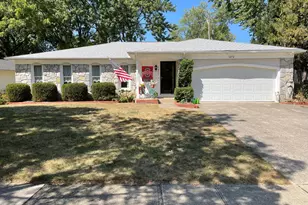 1272 Autumn Hill Dr, Columbus, OH 43235 - Photo 1