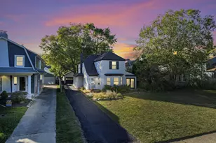 257 N Cassingham Rd, Columbus, OH 43209 - Photo 1