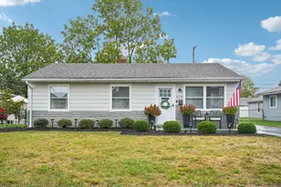 4318 Maplegrove Dr, Grove City, OH 43123 - Photo 1