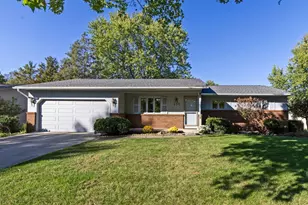 150 Matthew Ave, Westerville, OH 43081 - Photo 1