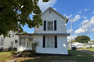 922 Pine St, Coshocton, OH 43812 - Photo 1