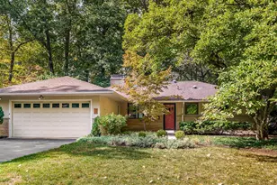 3965 Wynding Dr, Columbus, OH 43214 - Photo 1