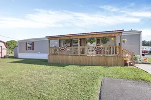 107 Greenbriar Ln W, Hebron, OH 43025 - Photo 1