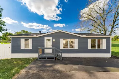 2185 Maureen Boulevard S, Obetz, OH 43207 - Photo 1