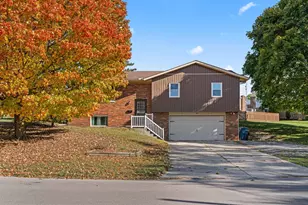 512 Hilltop Dr, Bellefontaine, OH 43311 - Photo 1