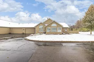 1700 Crossing Blvd, Circleville, OH 43113 - Photo 1