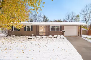 504 Heritage Dr, Bellefontaine, OH 43311 - Photo 1