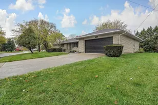 1535 Kenwick Rd, Columbus, OH 43209 - Photo 1