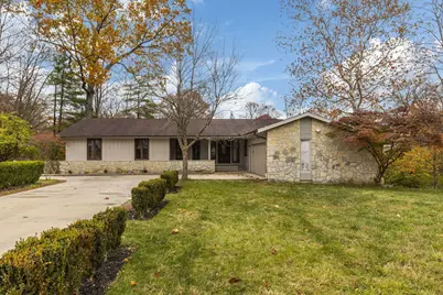 834 Persimmon Place, Columbus, OH 43213 - Photo 1