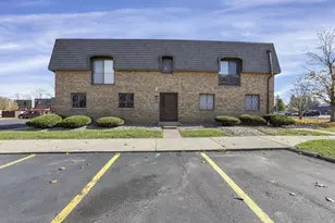 625 Country Club Dr, Newark, OH 43055 - Photo 1