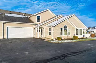 937 Governor's Cir, Lancaster, OH 43130 - Photo 1