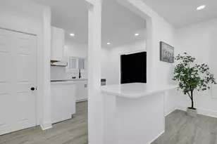 128 N Ogden Ave, Columbus, OH 43204 - Photo 9