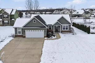 42 Fieldcrest Dr, Centerburg, OH 43011 - Photo 1