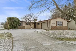 27 Tanglewood Dr, Delaware, OH 43015 - Photo 1