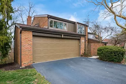 120 Glen Circle, Worthington, OH 43085 - Photo 1