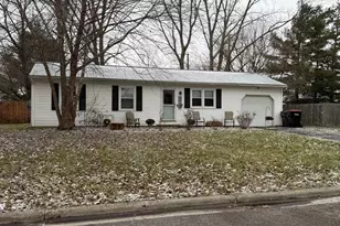 105 Kelly Ct, Hebron, OH 43025 - Photo 1