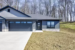 112 Roanoke St, Mount Vernon, OH 43050 - Photo 1