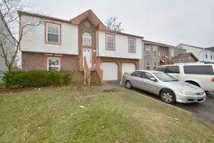 2243 Golden Leaf Ln, Columbus, OH 43223 - Photo 1