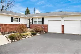 1415 Bradshire Dr, Columbus, OH 43220 - Photo 1