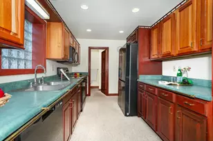 136 S Garfield Ave, Columbus, OH 43205 - Photo 1