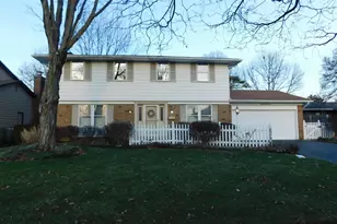 6242 Skywae Dr, Columbus, OH 43229 - Photo 1