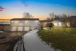 10370 Township Rd 57 NE, Roseville, OH 43777 - Photo 1