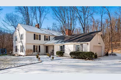 160 Edgewood Drive, Granville, OH 43023 - Photo 1