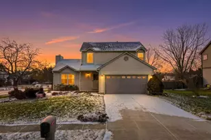 1995 Michelle Dr, Grove City, OH 43123 - Photo 1