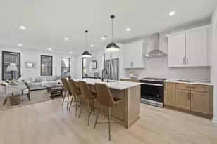 581 E Walnut St, Columbus, OH 43215 - Photo 1